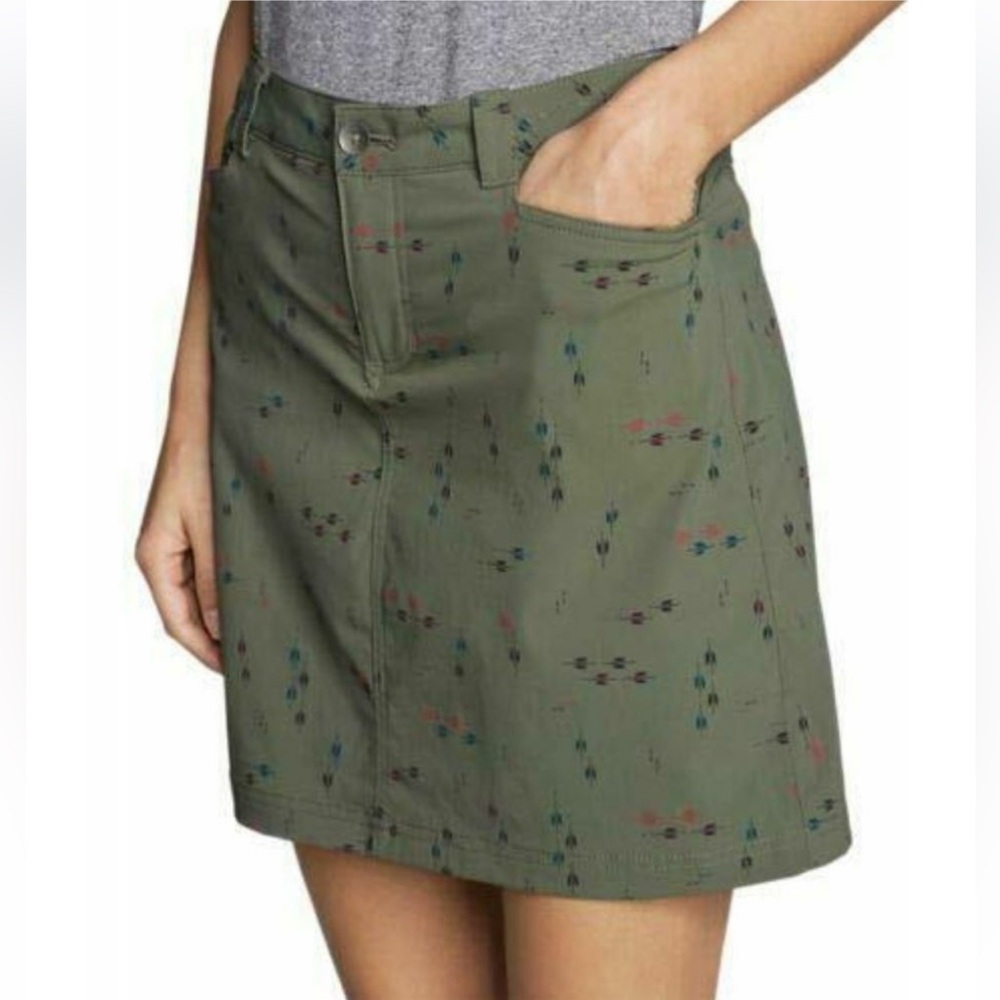 Eddie Bauer Women’s Adventurer 2.0 Skort in Olive Green Print with Front/Back…